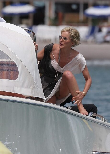 ティーンの手コキオンリーファンズ 無料 画像