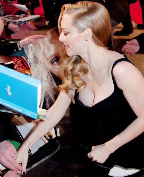 金髪のホットな妻オンリーファンズ セクシーxxx アーカイブ