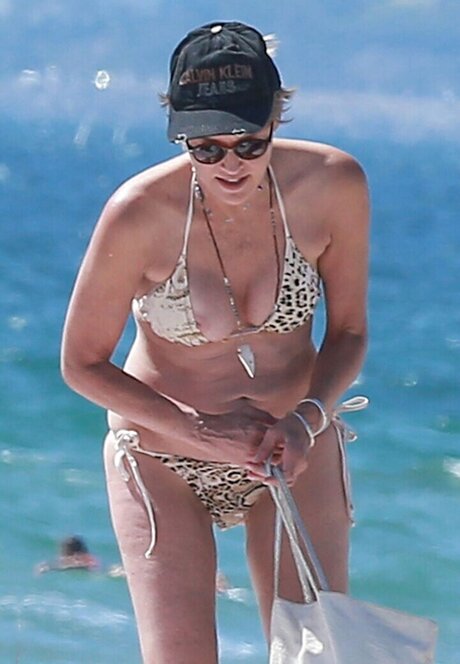 肉厚熟女オンリーファンズ アートヌード アーカイブ