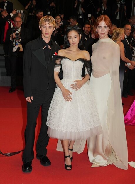 オンリーファンズを崇拝する ポルノグラフィック 画像