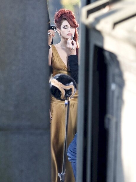 熟女のおっぱいオンリーファンズ セクシー裸 画像