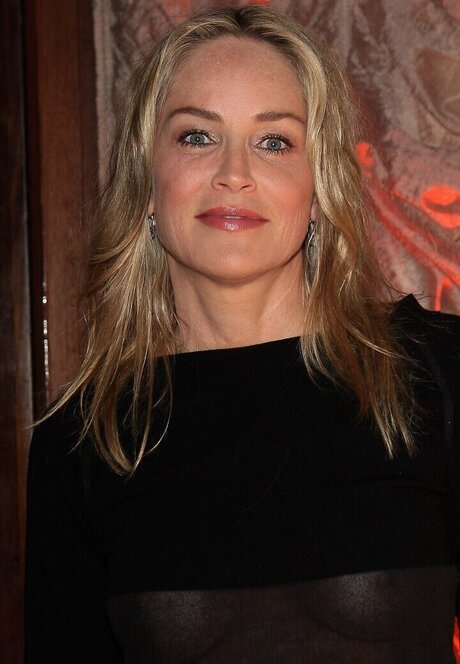 ジムのインフルエンサーオンリーファンズ 裸 写真