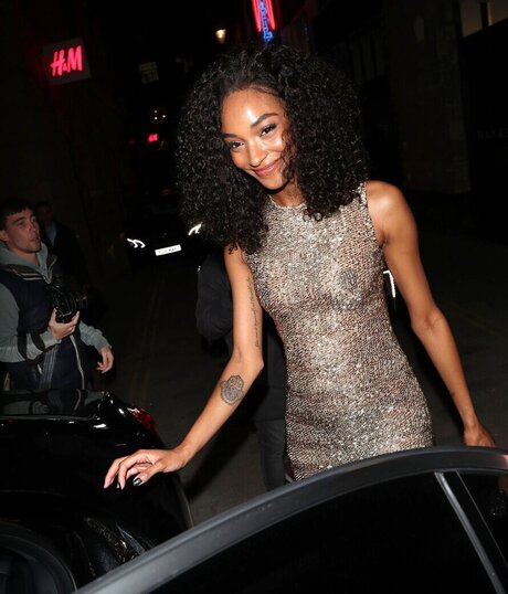 パンストオンリーファンズ 美しいヌード ギャラリー