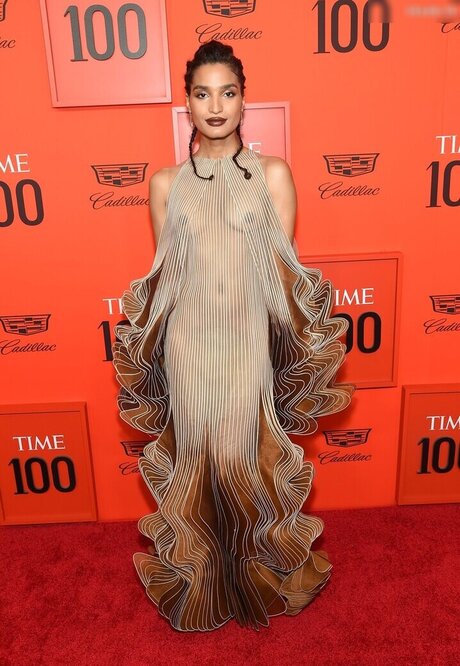 巨乳ランジェリーオンリーファンズ ホットヌード 写真