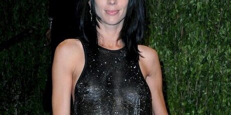 ティーンレズビアンオンリーファンズ 無料 画像