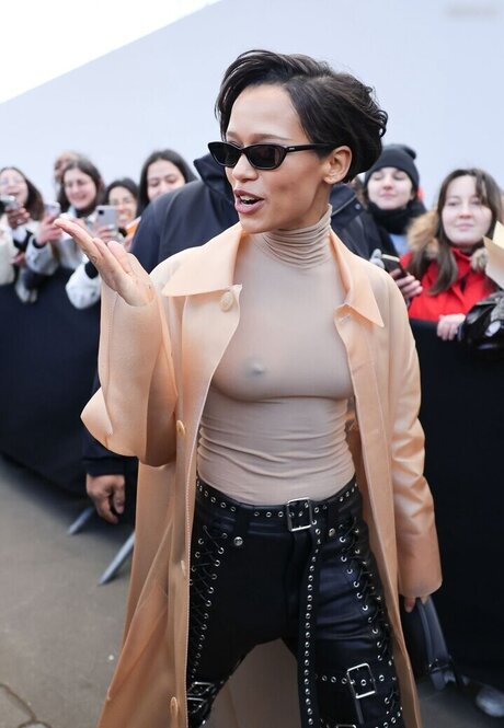 熟女アナルオンリーファンズ セクシーヌード 写真