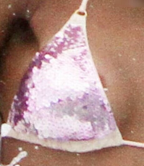 肉厚熟女オンリーファンズ エロチック 画像