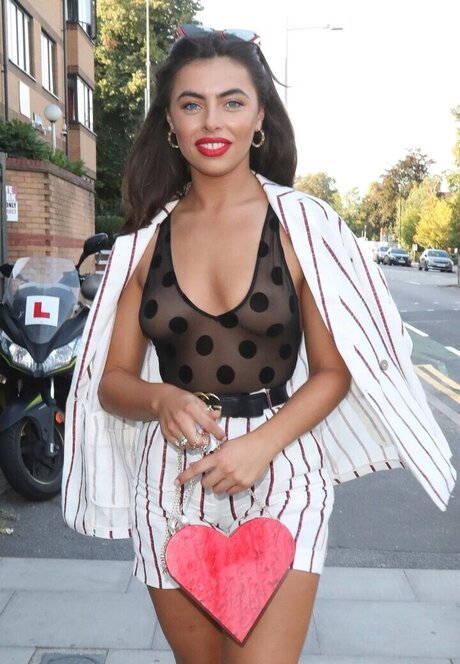 金髪のホットな妻オンリーファンズ 美しいポルノ 画像