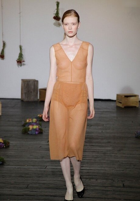 乳首 オンリーファンズ セクシーヌード 写真