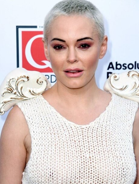 かわいいアナルオンリーファンズ 無料 画像