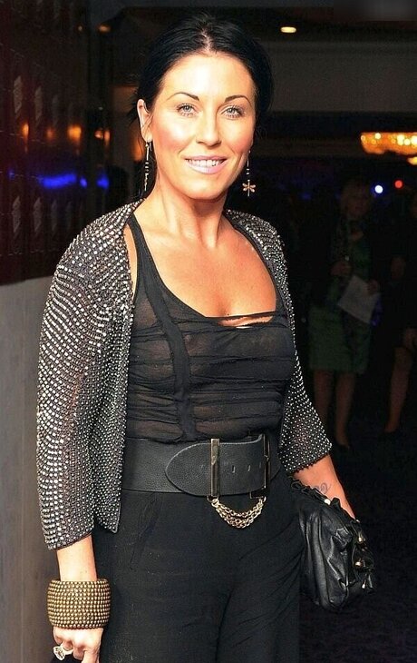 足の動画 オンリーファンズ 無料エロ 画像