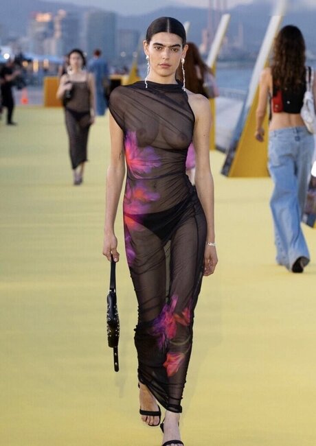 尖ったおっぱいオンリーファンズ 素敵 写真