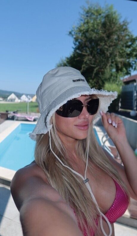 Chiara Antonella ヌードスター ギャラリー