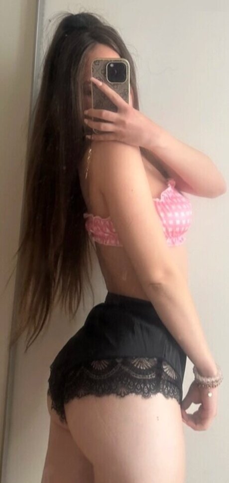 おばあちゃんの巨乳オンリーファンズ ヌード 画像