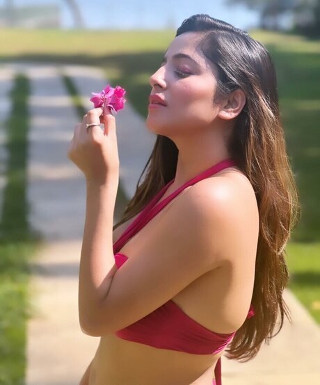 足 マンコ オンリーファンズ 無料エロ 写真