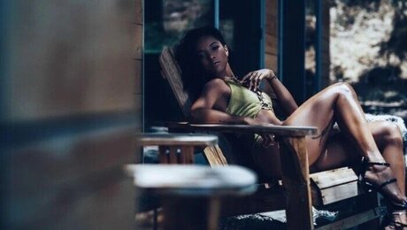 Karrueche Tran アダルトモデル ギャラリー