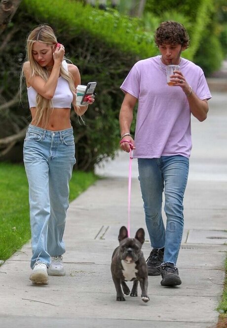 アマチュアディープスロートオンリーファンズ 美しい 写真