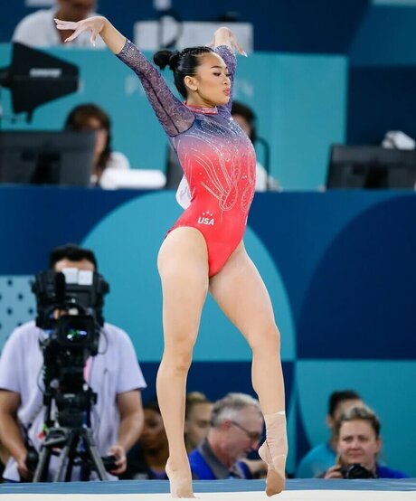 Suni Lee スター ヌード 写真