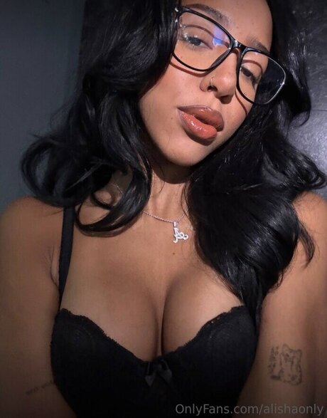Aalishass Alishakone ポルノモデル 画像
