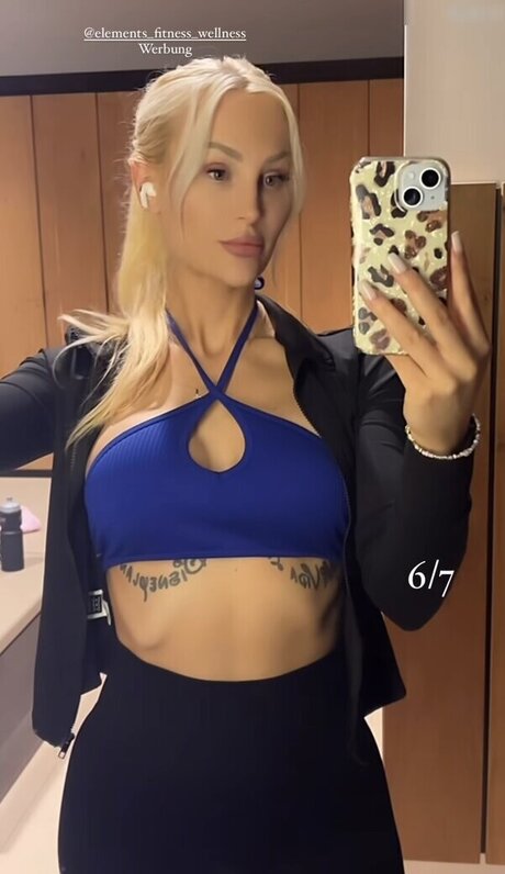 フィットネスガールズオンリーファンズ ホット裸 写真