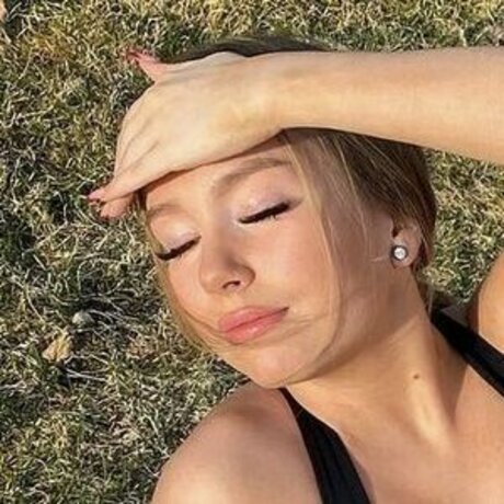 Finnish Girls セクシーなスター ギャラリー