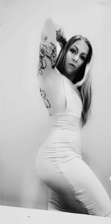 ティーンシャワーオンリーファンズ 無料 写真