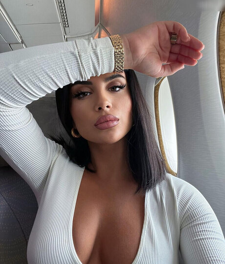 ボディビルダーヌードオンリーファンズ ホットセクシー 写真