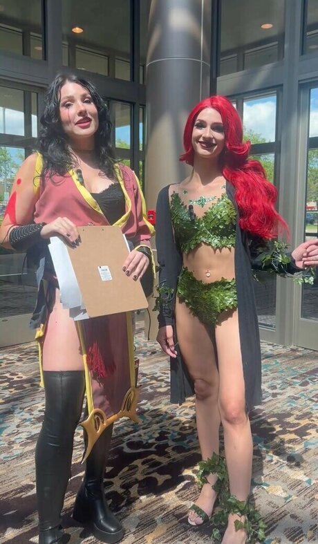 ぽっちゃりブルネットオンリーファンズ アート裸 写真