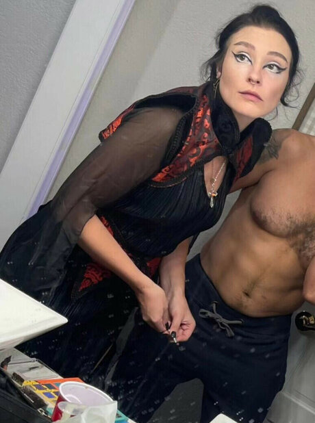 熟女のおっぱいオンリーファンズ ポルノ 写真