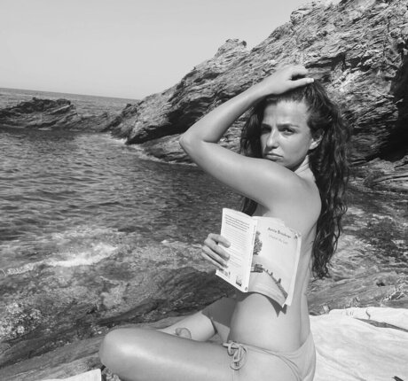 Marisa Abela 裸のスター 写真