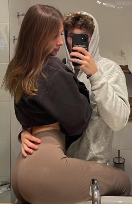 Larissaxra ポルノスター アート ギャラリー