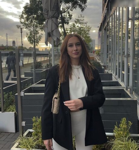 ゲイのチンポオンリーファンズ 美しいxxx 画像