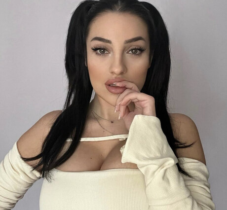 ボールズオンリーファンズ セクシーヌード 写真