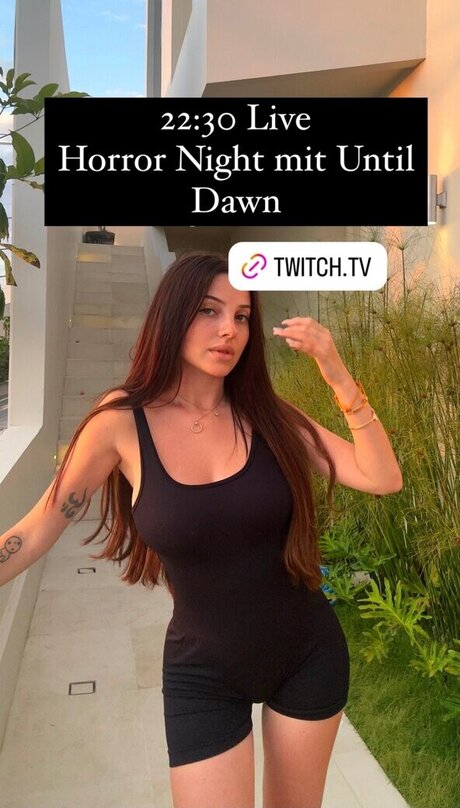 スキニーモデルオンリーファンズ えろた 写真