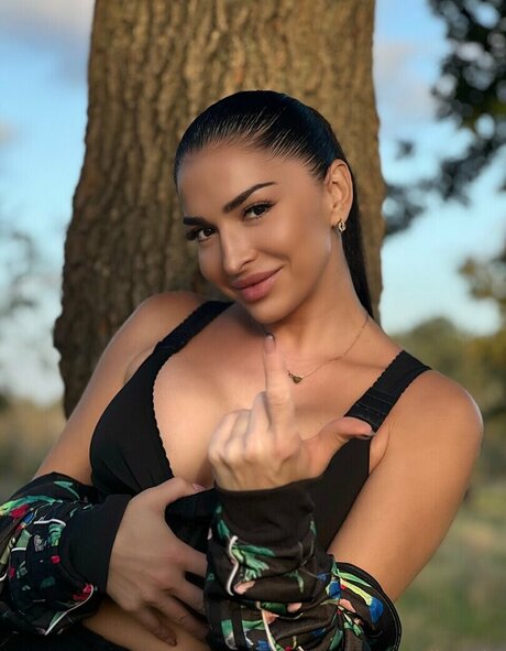 Caroline ASMR ポルノスター 裸 画像