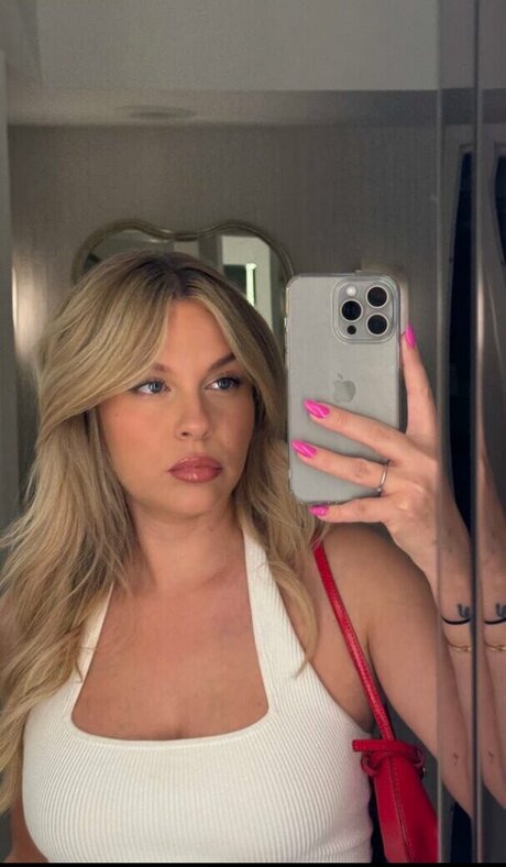 お尻を広げるオンリーファンズ HD ギャラリー