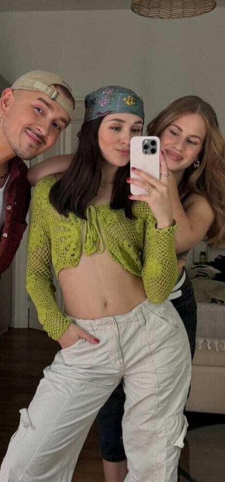 アナルファックオンリーファンズ 無料アダルト 画像