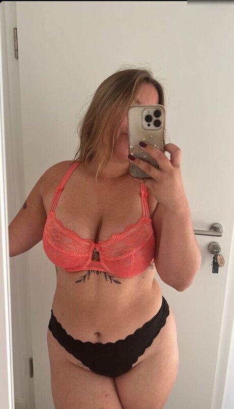 endlich zufrieden 完璧なポルノスター 写真