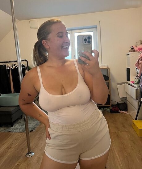 endlich zufrieden 美しいモデル 写真