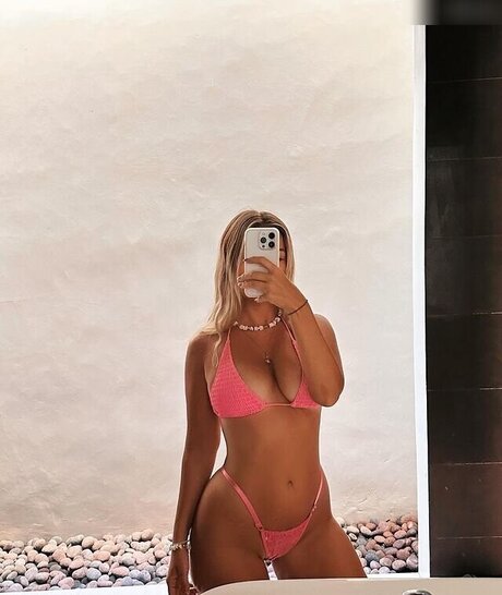 ぽっちゃりカップルオンリーファンズ えろ 写真