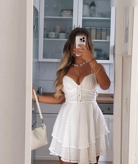 パイズリ オンリーファンズ 無料ポルノ 写真