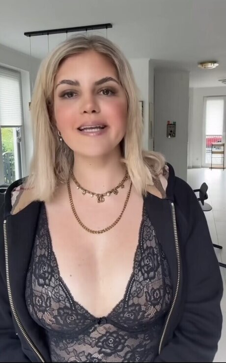 アマチュアディープスロートオンリーファンズ ホットヌード 画像