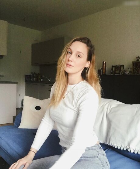 巨乳で痩せているオンリーファンズ ホットセクシー ギャラリー