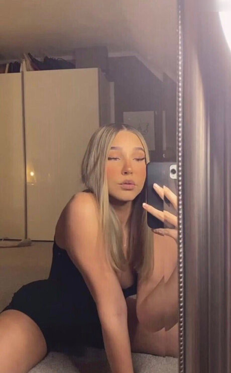 Annetthr かわいいモデル 写真