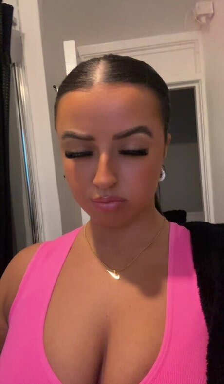 ヌード妻オンリーファンズ トップ 画像