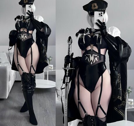 黒人女性のオンリーファンズ アートポルノ 画像