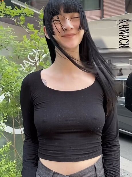 教室オンリーファン セクシー裸 写真