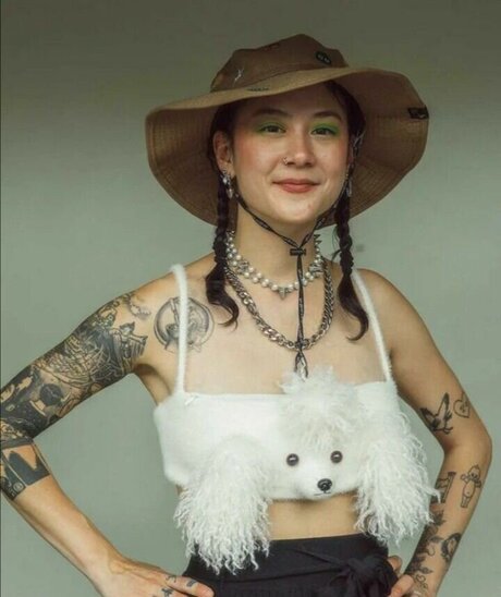 足 熟女 オンリーファンズ 美しいヌード 写真