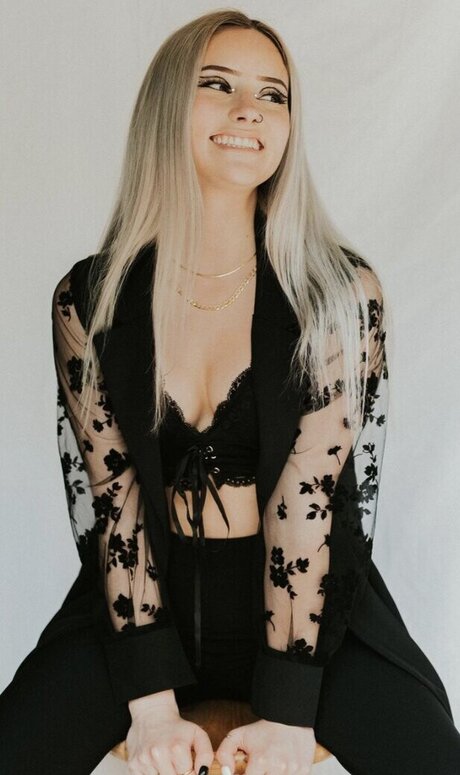 痴女妻オンリーファンズ 無料 画像