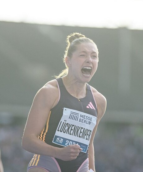 Gina L ckenkemper かわいいモデル 写真